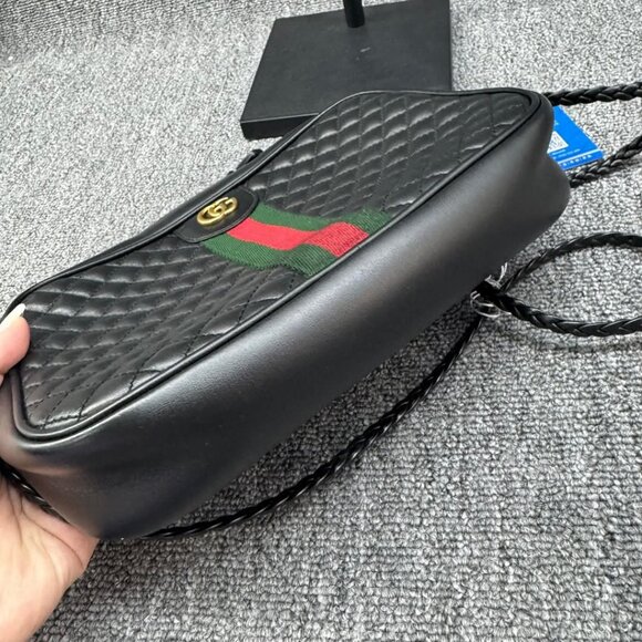Gucci Laminated Nappa Web Trapuntata GG Shoulder Bag 588-032225 - Picture 6 of 16